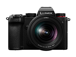 LUMIX DC-S5