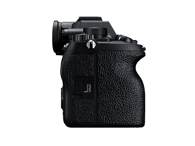 ILCE-7M4_rightside.jpg